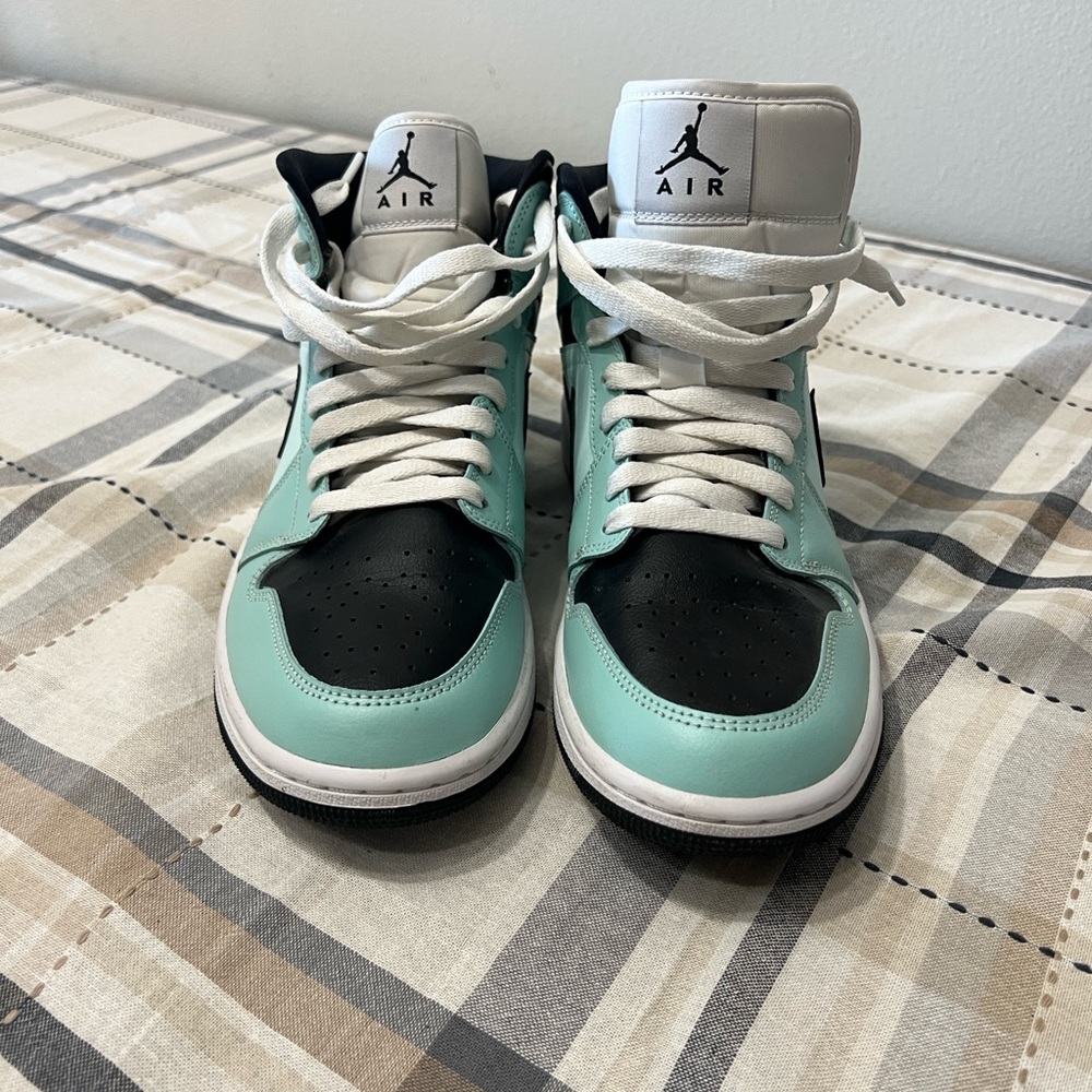 Women’s Nike Dunks Size 10